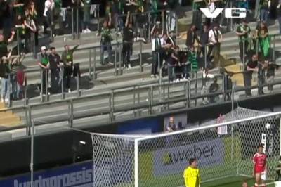 3-0: Selvmål (Hallberg)