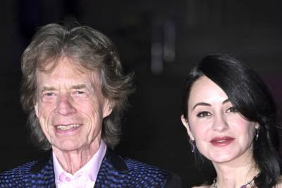 På fest med tre koner