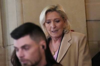 Marine Le Pen i retten: – Jeg har ikke gjort noe galt