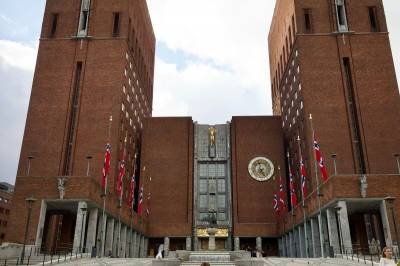 Minnesamling i Oslo rådhus for statsoverhoder