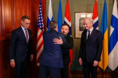 Zelenskyj og Witkoff ga hverandre en klem