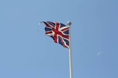 Amerikanske politiske kommentatorer nektes å besøke Storbritannia