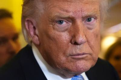 Ebolautbruddet: Peker på Trump