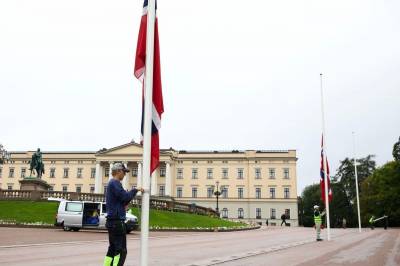 Bjørnar og kollegene skal heise 219 flagg