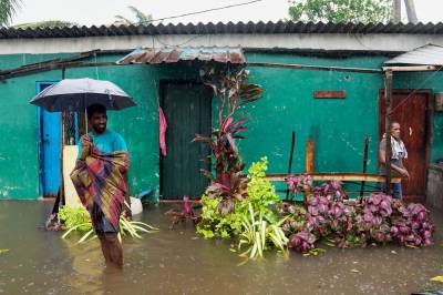 Stigende dødstall etter flom og skred på Sri Lanka – minst 56 er omkommet