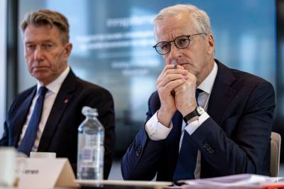 Støre kaller inn pressen