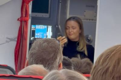 Sang for kongen på flyet