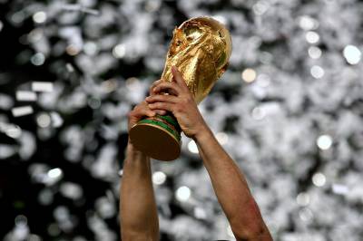 Billetter til VM-finalen på FIFAs videresalgsside varierer fra 10 000 dollar ... til 2,3 millioner dollar