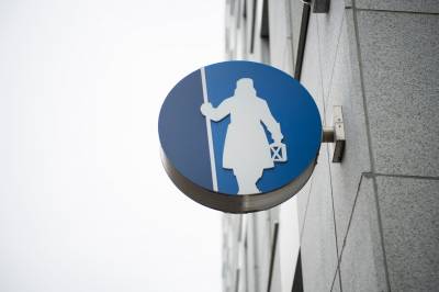 Øker forsikringsprisene og håver inn: – Tar av oss hatten