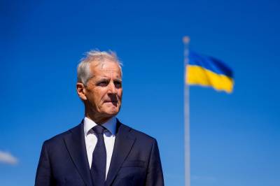 Støre deltar i toppmøte i Ukraina