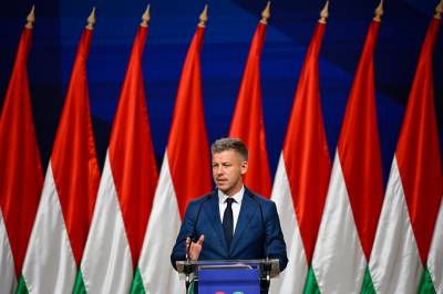 Ansatte i Ungarns nyhetsbyrå ber om redaksjonell frihet etter Orbans valgnederlag