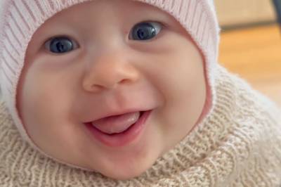 Johanne (4 måneder) er storfornøyd med å sove ute