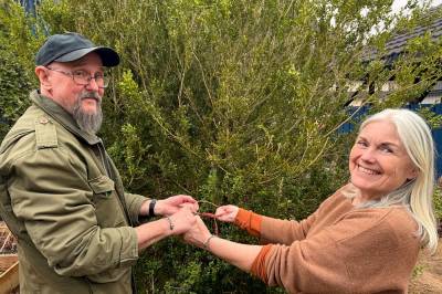 (+) Sa ja til hverandre – langt fra kirke og rådhus