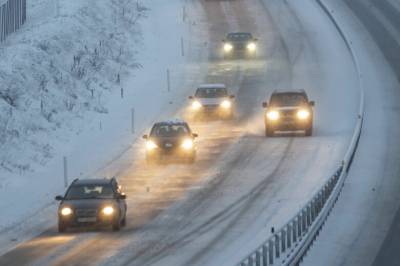 Flere trafikkuhell over hele landet – meteorologen advarer