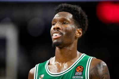 Panathinaikos signerer den amerikanske stjernen Nigel Hayes-Davis, den tredje best betalte spilleren i EuroLeague