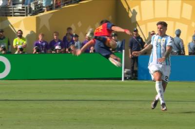 Spania sikret VM-trofeet etter argentinsk «hodemist»: – Det går ikke an