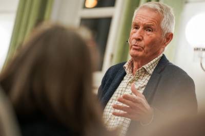 Jagland angrep pressen for Epstein-kobling. Kontakten mellom dem strekker seg over minst seks år.