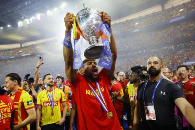 Lens -  FC Famalicao