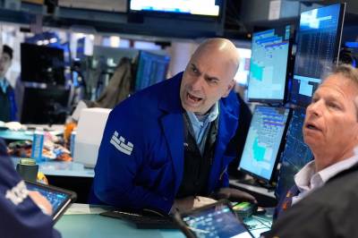 Wall Street faller etter Trumps oljeblokade