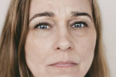 Svigerinnen min reagerer på familiens grove tone. Bør jeg ta hensyn til henne?