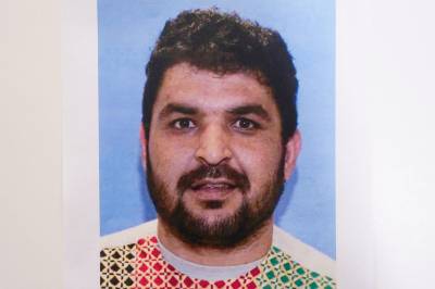 Han skjøt to soldater. Begynte å jobbe for CIA som tenåring.