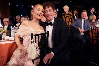 Ariana Grande og Ethan Slater har gjort det slutt