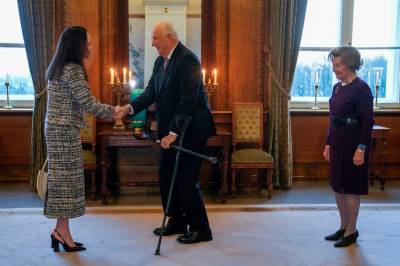 Fredsprisvinneren møter kong Harald på Slottet