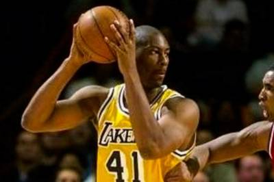 Tidligere Lakers-spiller og NBA-mester Elden Campbell døde 57 år gammel: huskes for sin rolige personlighet