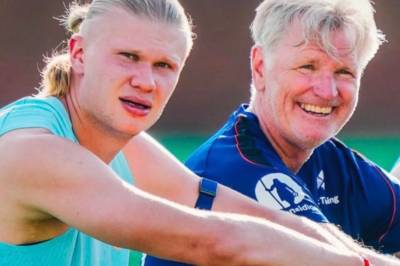 Deler bilde av Haaland og Kent Bergersen