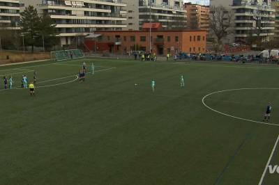 Maiken (18) scoret frisparkperle fra 30 meter