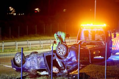 Bil havnet på taket etter kollisjon med lastebil i Råde