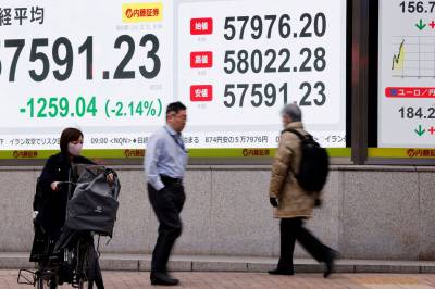 Oljehopp og bredt børsfall i Asia