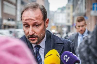 Kronprinsen: - Det går bedre med Kongen