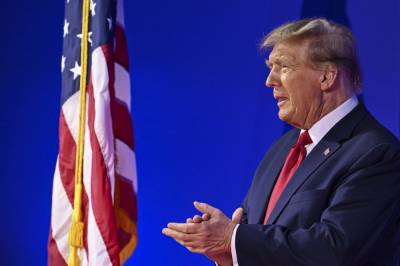 Trump sier at oljen begynner å strømme fra Venezuela