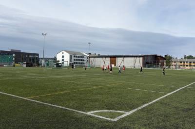 Rigger til fellesvisninger av Norge-kampen i hele fylket