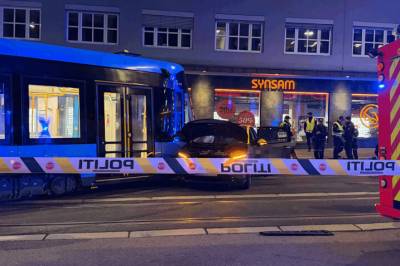 Trikk sporet av etter kraftig sammenstøt