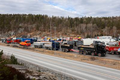 Tusen biler inntar hovedstaden: – Det blir helt vilt