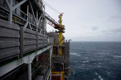 Oljeprisoppgangen dempes - bikker under 100 dollar fatet