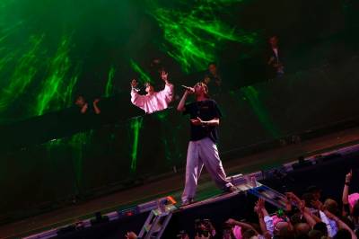 Sjekk hvem som er med Tix på scenen