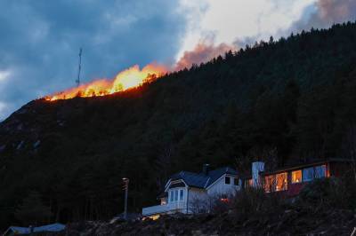 Oppholds- og ferdselsforbud opphevet etter brannen i Ålesund