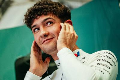 Aston Martin velger Formel 2-zweiten Jak Crawford som reservefører for Alonso og Stroll i 2026