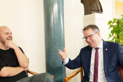 Nå starter budsjettforhandlingene: – Vi vil vel tyne næringslivet mest mulig da