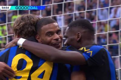 Francesco Pio Esposito med mål mot AC Monza