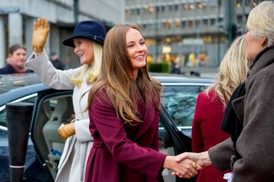 Prinsesse Ingrid Alexandra på jobb med mamma