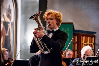 width=device-width, initial-scale=1, viewport-fit=cover