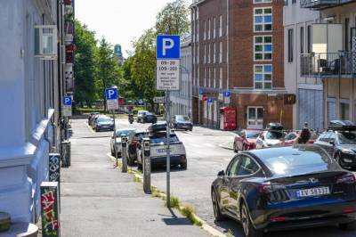 Forbrukerrådet advarer om ny leiebil-lov: – Risikerer å punge ut for ny girkasse