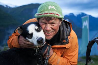 «Farmen»-vinner raser mot Lars Monsen: – Som en sekt eller religion