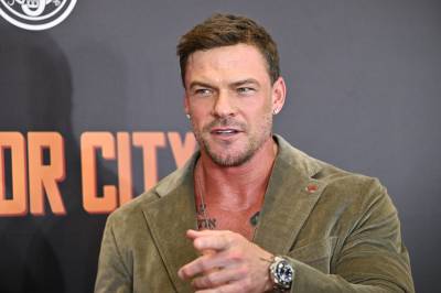 «Reacher»-stjernen forlater kona etter 20 års ekteskap
