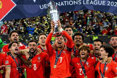 Portugals trener minnes Diogo Jota i 27+1-troppen til VM, inkludert Cristiano Ronaldo