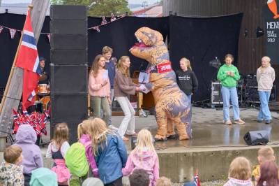 Skolekonsert på Tobias jorde